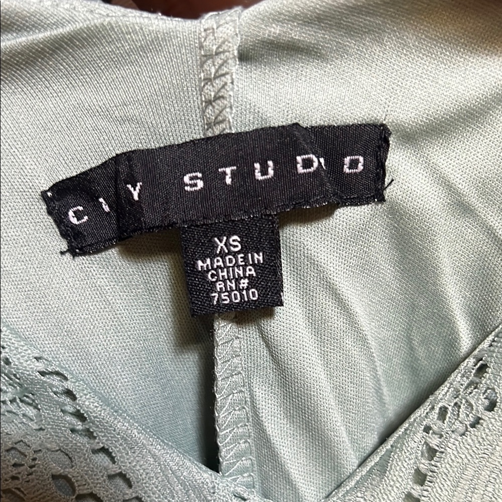 City Studio Green Mini Dress with Halter Neck and Lace Detail - Picture 2 of 4